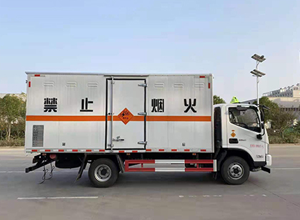 江汉石油管理局爆破器材运输车