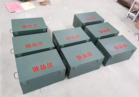 江汉石油管理局炸药箱和雷管箱一般是怎么存放的？