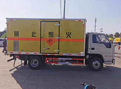 江汉石油管理局爆破器材运输车技术升级与安全合规新趋势