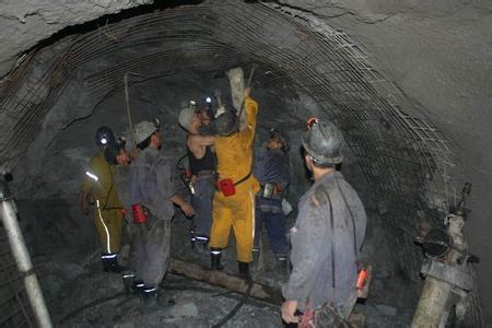 江汉石油管理局工程爆破中的危险因素分析以及应对工程爆破危险的措施